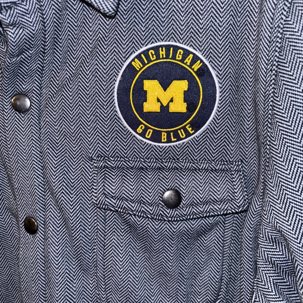 NWT Michigan Button Down Shacket - Picture 3 of 7
